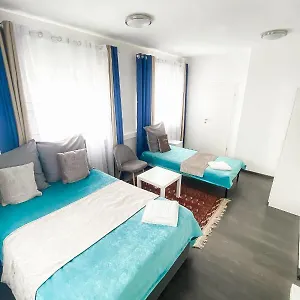  Guest house Tau Design